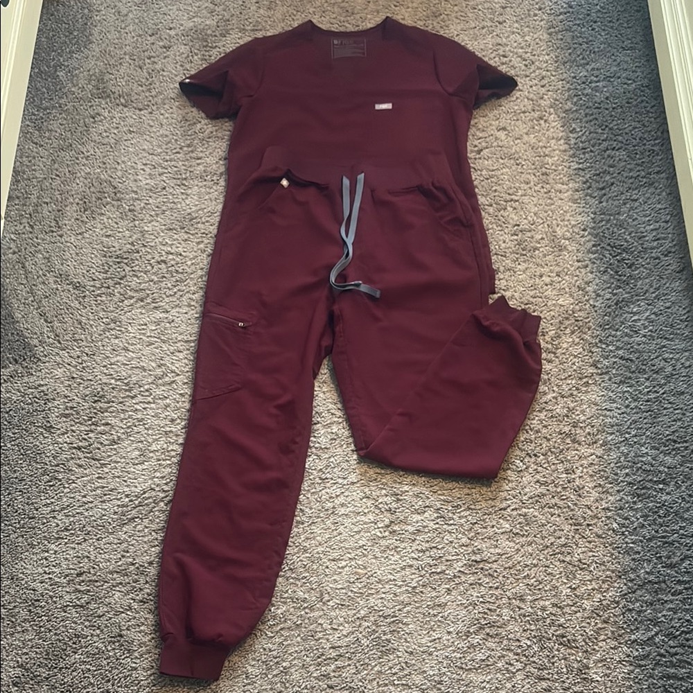 FIGS Women's Burgundy Scrub Set